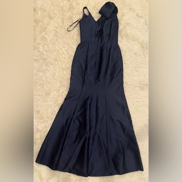 NEW Alfred Sung Bow Detail Sleeveless Satin Twill
Trumpet navy blue Gown Sz 4 - Picture 6 of 7